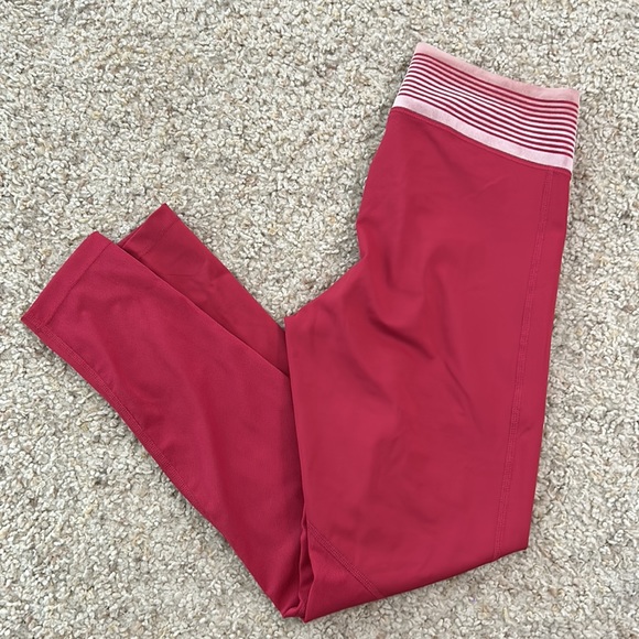 Woman’s Nike Pro Leggings - Picture 4 of 4